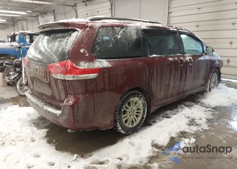 2013 Toyota Sienna Xle V6 8 Passenger from USA, damaged, VIN 5TDYK3DC8DS367590